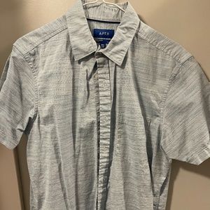 Short sleeve button up